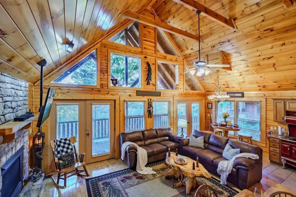 Stunning Mountain Cabin W Hot Tub Gatlinburg Eksteriør bilde