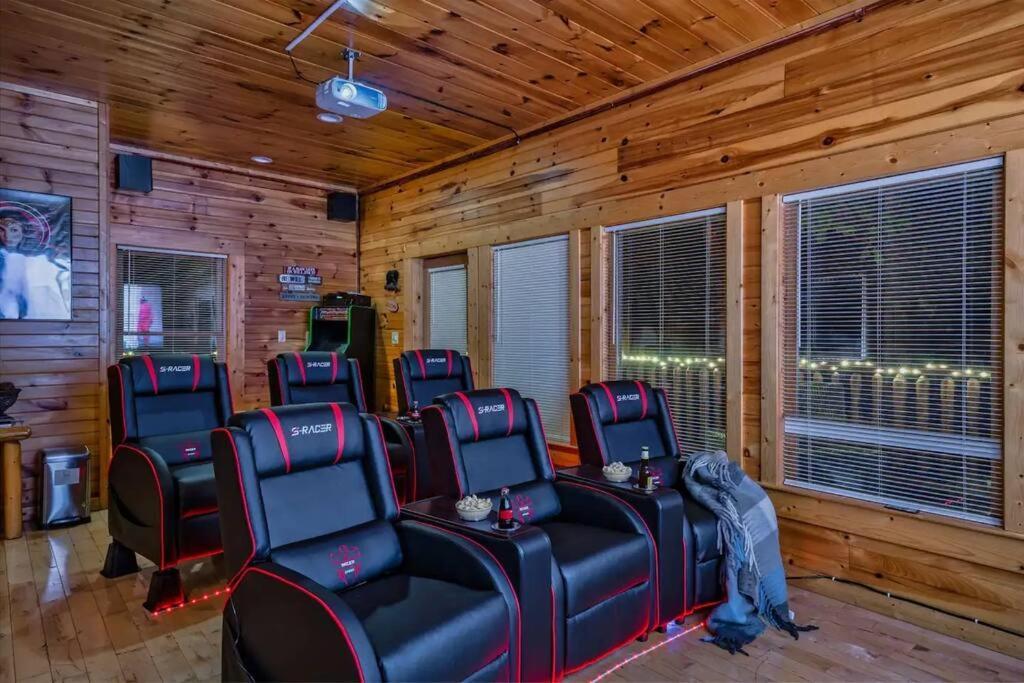 Stunning Mountain Cabin W Hot Tub Gatlinburg Eksteriør bilde