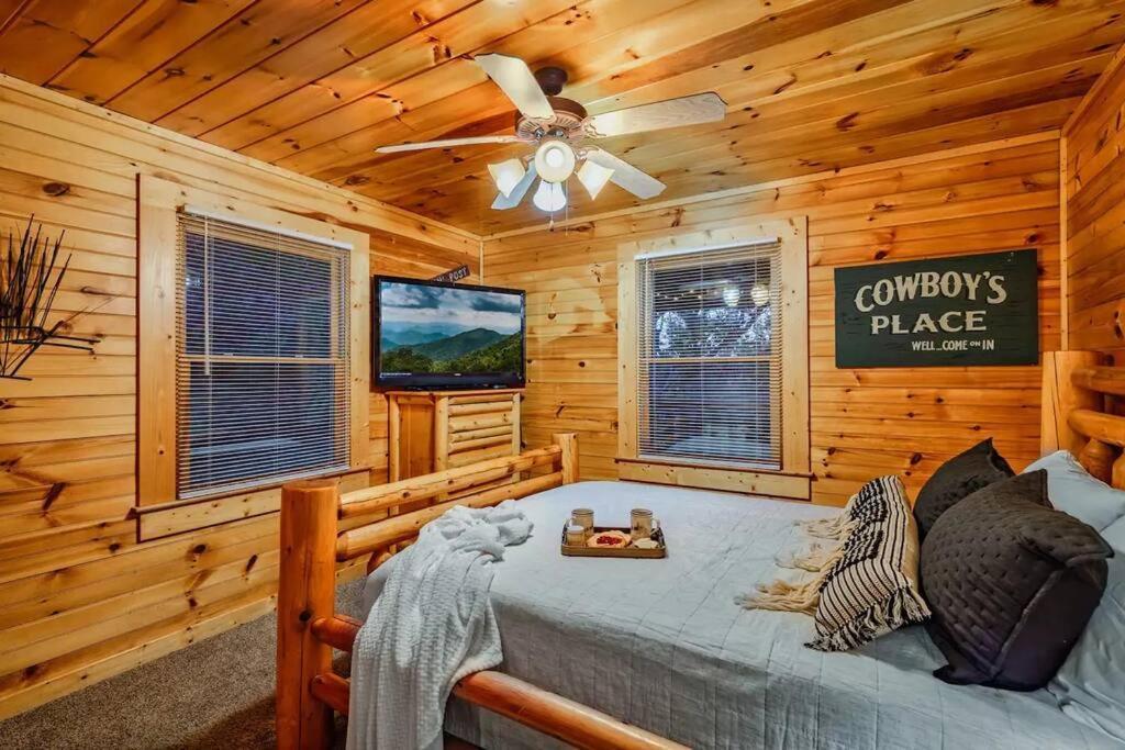 Stunning Mountain Cabin W Hot Tub Gatlinburg Eksteriør bilde