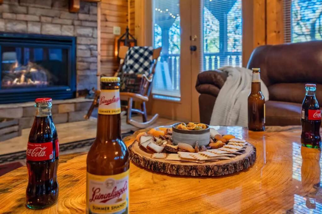 Stunning Mountain Cabin W Hot Tub Gatlinburg Eksteriør bilde