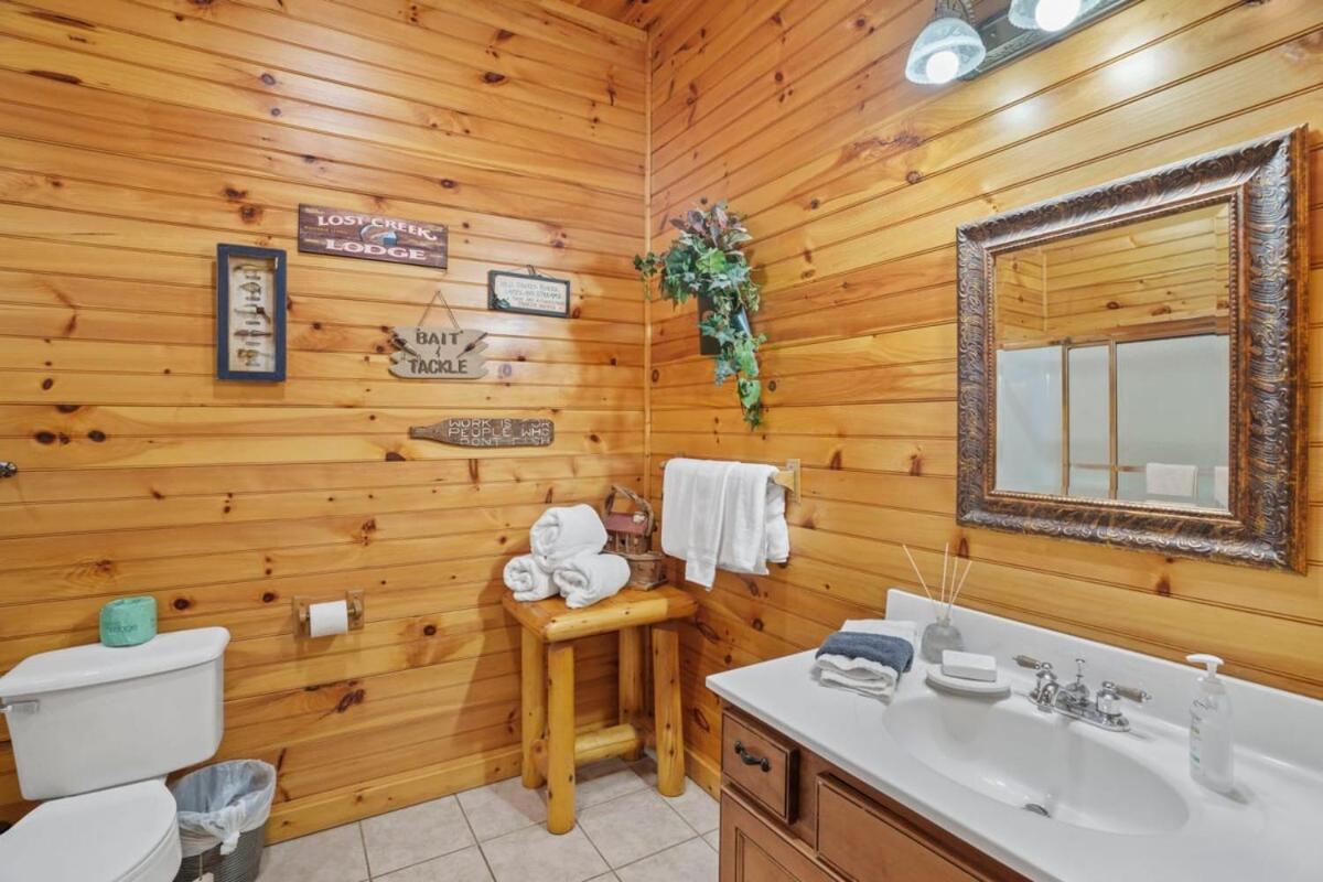 Stunning Mountain Cabin W Hot Tub Gatlinburg Eksteriør bilde