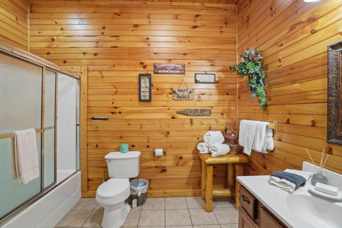 Stunning Mountain Cabin W Hot Tub Gatlinburg Eksteriør bilde