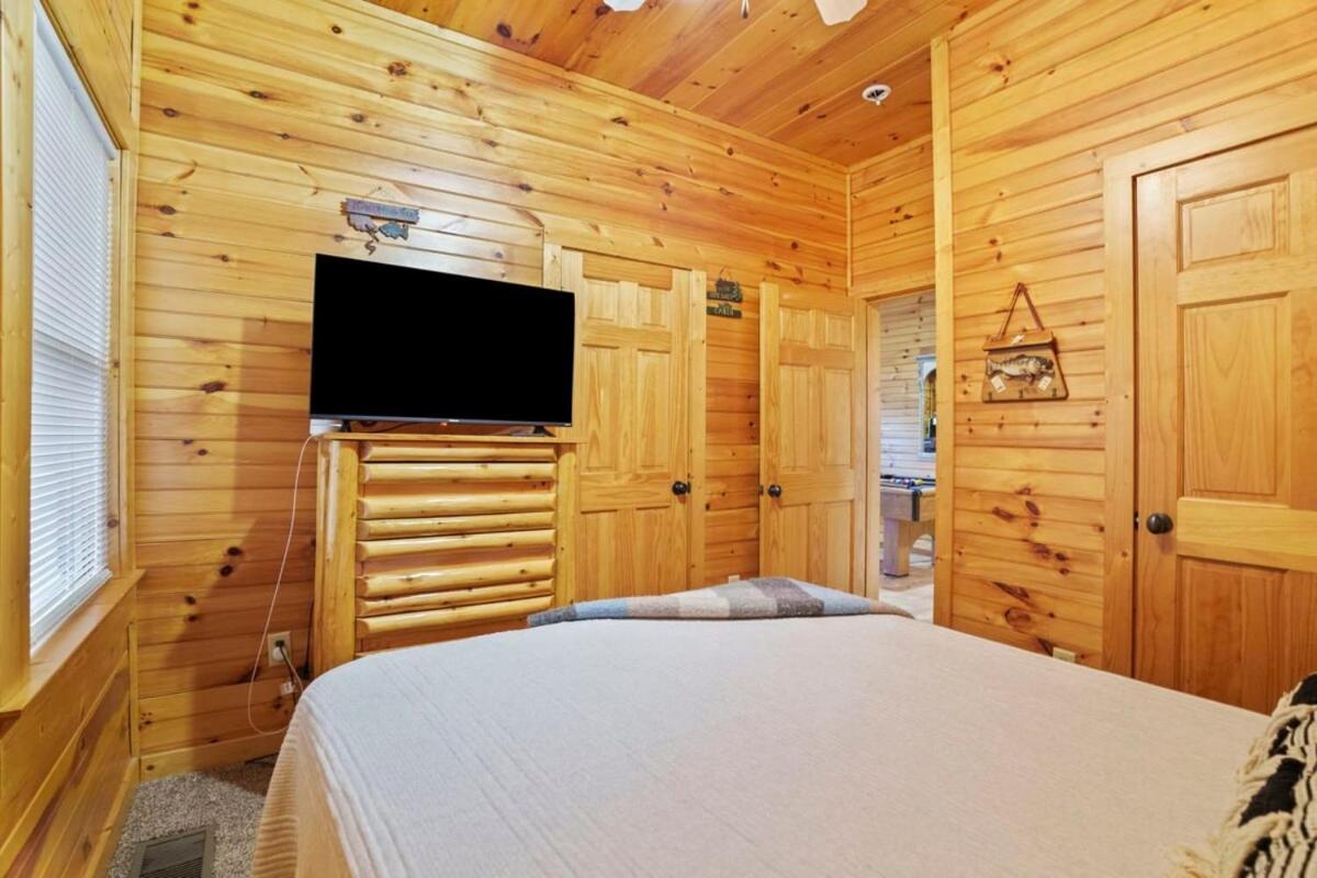 Stunning Mountain Cabin W Hot Tub Gatlinburg Eksteriør bilde