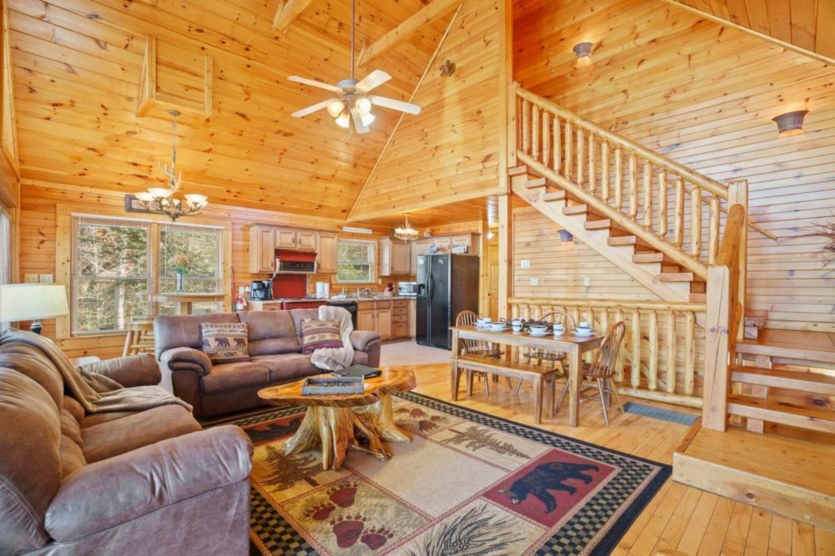 Stunning Mountain Cabin W Hot Tub Gatlinburg Eksteriør bilde