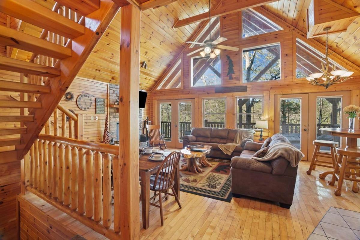 Stunning Mountain Cabin W Hot Tub Gatlinburg Eksteriør bilde