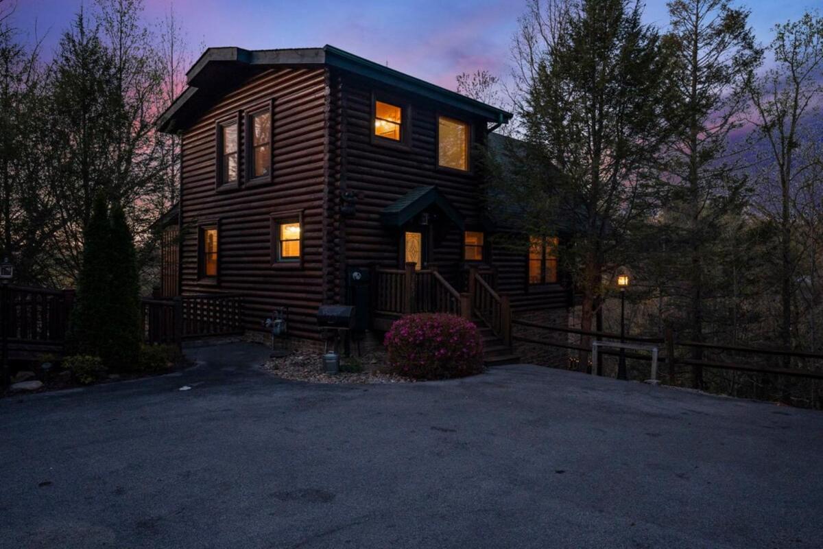 Stunning Mountain Cabin W Hot Tub Gatlinburg Eksteriør bilde