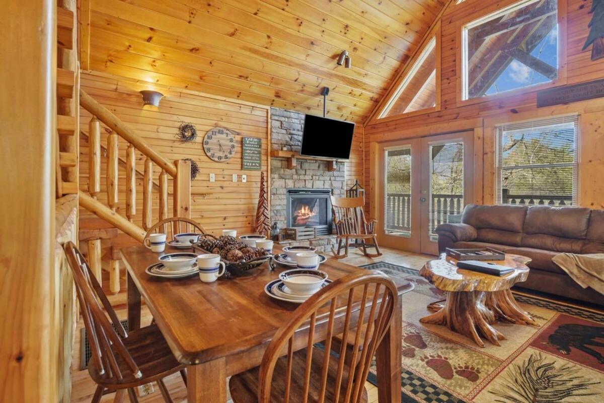 Stunning Mountain Cabin W Hot Tub Gatlinburg Eksteriør bilde