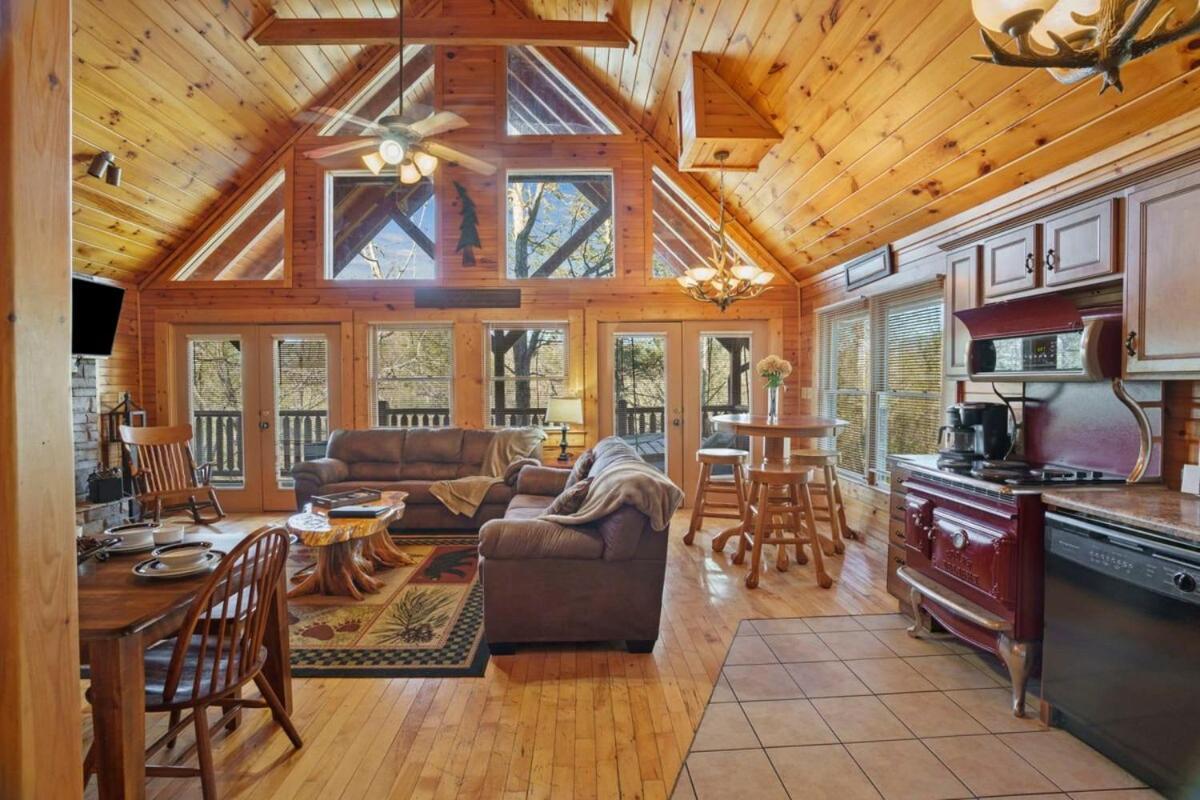 Stunning Mountain Cabin W Hot Tub Gatlinburg Eksteriør bilde